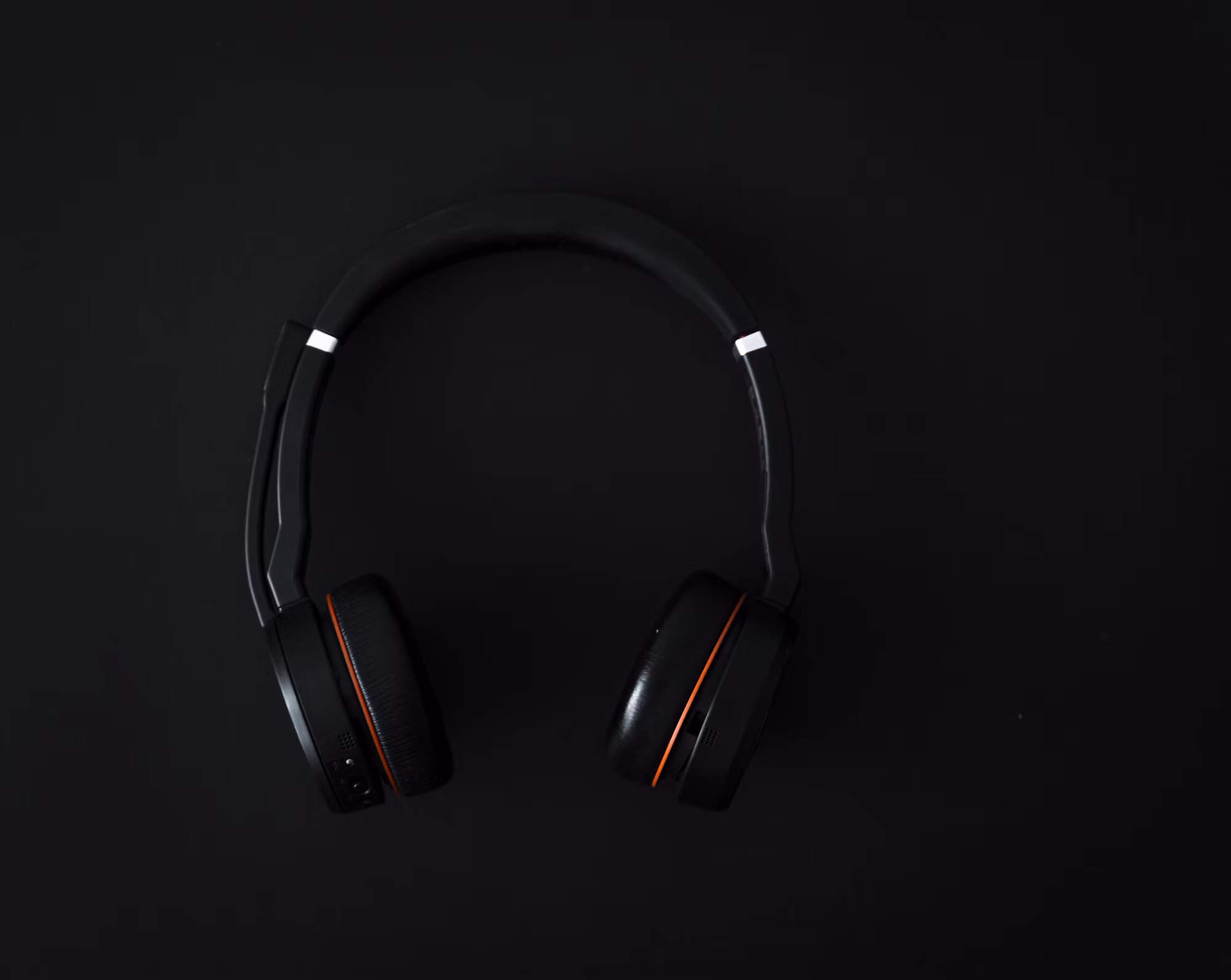 The Art of Sound: How Headphone Technology Shapes Our Listening Experience